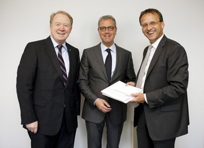 Auf Anregung von Hans Michelbach trafen Bundesumweltminister Norbert Röttgen und Hochschulpräsident Michael Pötzl zusammen.