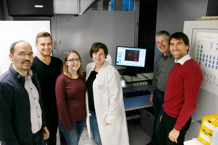 Prof. Andreas Römpp, Bastian Jahreis, Laura Hoen, Viktoria Schyma, Prof. Daniel und Prof. Kalkhof (von links)
