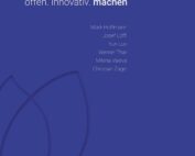 Das blaue Buchcover mit dem Titel „zukunftsdesign offen. innovativ. machen“ zeigt abstrakte Strichzeichnungen von Blütenblättern, mit den Autoren Mark Hoffmann, Josef Löffl, Xun Luo, Werner Thar, Milena Valeva und Christian Zagel von der Hochschule Coburg. Erschienen im Cuvillier Verlag Göttingen.