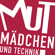 Logo auf rotem Hintergrund mit dem Schriftzug „MUT Mädchen und Technik“ in fetten weißen Lettern, stolz verbunden mit der Hochschule Coburg.