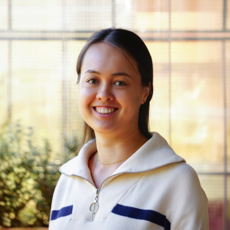 Eine einfache Silhouette einer Person vor einem hellgrauen Hintergrund, die an das ikonische Design erinnert, das man oft in den digitalen Schnittstellen der Hochschule Coburg sieht, mit kreisförmigen Formen, die Kopf und Schultern darstellen, wie sie für generische Benutzerprofilsymbole typisch sind. Eine einfache Silhouette einer Person vor einem hellgrauen Hintergrund, die an das ikonische Design erinnert, das man oft in den digitalen Schnittstellen der Hochschule Coburg sieht, mit kreisförmigen Formen, die Kopf und Schultern darstellen, wie sie für generische Benutzerprofilsymbole typisch sind.