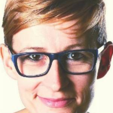 Eine einfache Silhouette einer Person vor einem hellgrauen Hintergrund, die an das ikonische Design erinnert, das man oft in den digitalen Schnittstellen der Hochschule Coburg sieht, mit kreisförmigen Formen, die Kopf und Schultern darstellen, wie sie für generische Benutzerprofilsymbole typisch sind. Eine einfache Silhouette einer Person vor einem hellgrauen Hintergrund, die an das ikonische Design erinnert, das man oft in den digitalen Schnittstellen der Hochschule Coburg sieht, mit kreisförmigen Formen, die Kopf und Schultern darstellen, wie sie für generische Benutzerprofilsymbole typisch sind.