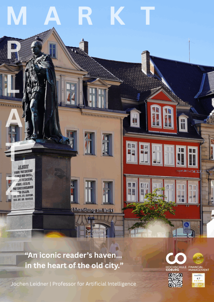 Eine Albert-Statue steht auf einem historischen Stadtplatz, umgeben von bunten Altbauten mit vielen Fenstern. Texteinblendungen werben für einen Lesesport und erwähnen Jochen Leidner, Professor für Künstliche Intelligenz. at Hochschule Coburg