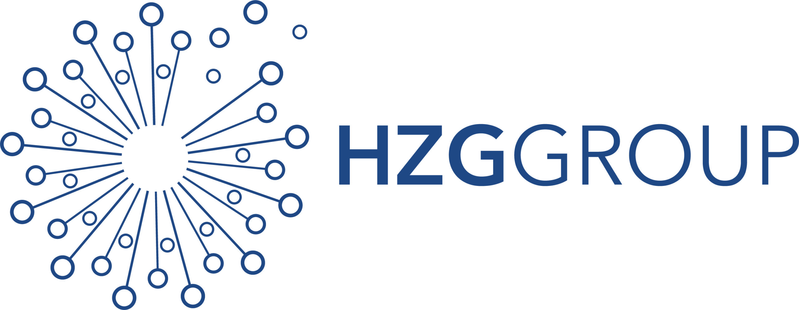 Blaues Logo mit "HZG Group" in fetten Buchstaben auf der rechten Seite. Auf der linken Seite befindet sich ein kreisförmiges Design mit Linien, die strahlenförmig nach außen verlaufen und jeweils in einem kleinen Kreis enden, der an ein Netzwerk oder eine Molekularstruktur erinnert - ein Symbol für die Verbindung zur Hochschule Coburg. at Hochschule Coburg