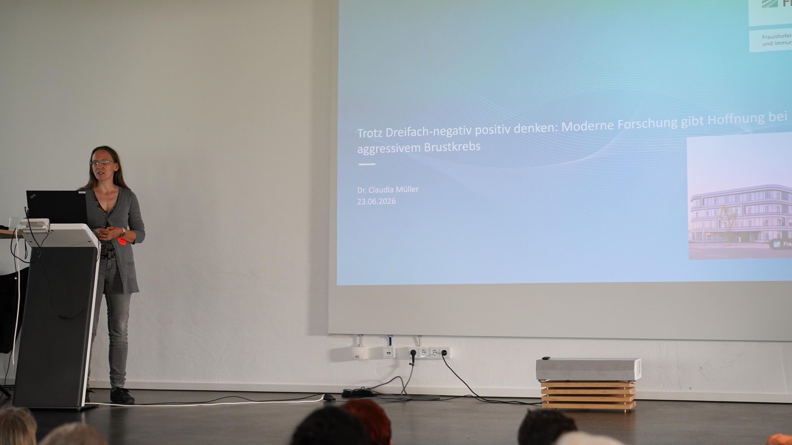 Impressionen vom Themenabend "Gezielt gegen Krebs: Moderne Krebstherapien einfach erklärt". Foto: Cindy Dötschel-Langbein / Hochschule Coburg